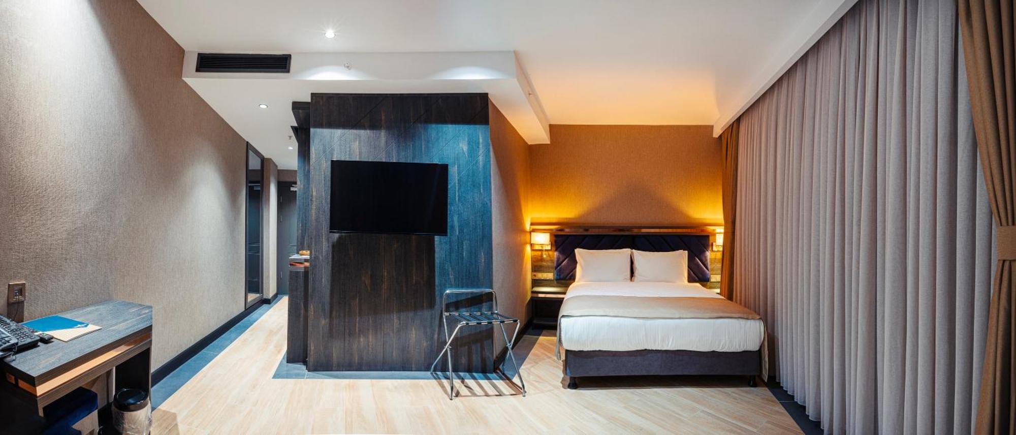 Westdoor Hotel أديرني المظهر الخارجي الصورة