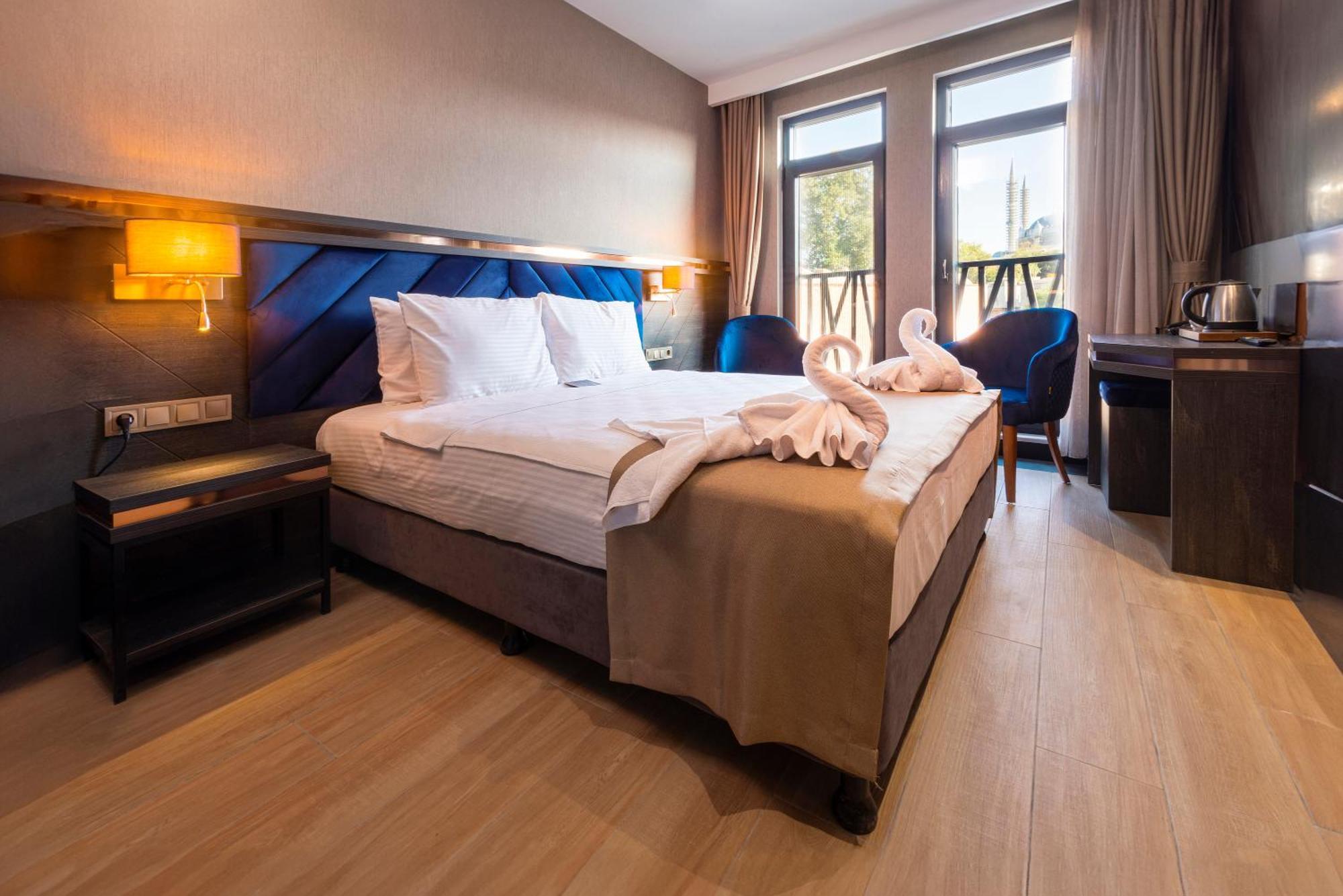 Westdoor Hotel أديرني المظهر الخارجي الصورة