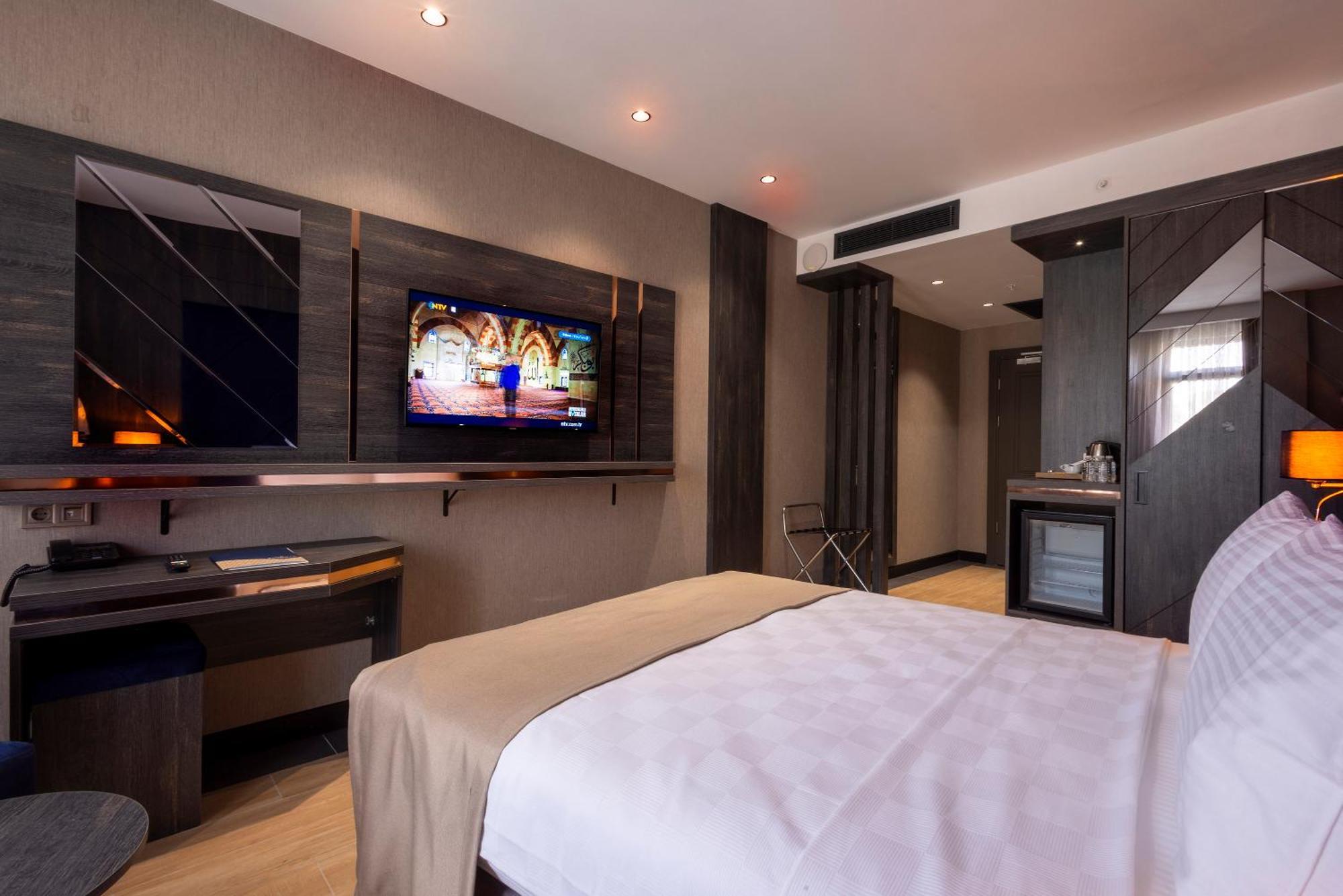 Westdoor Hotel أديرني المظهر الخارجي الصورة