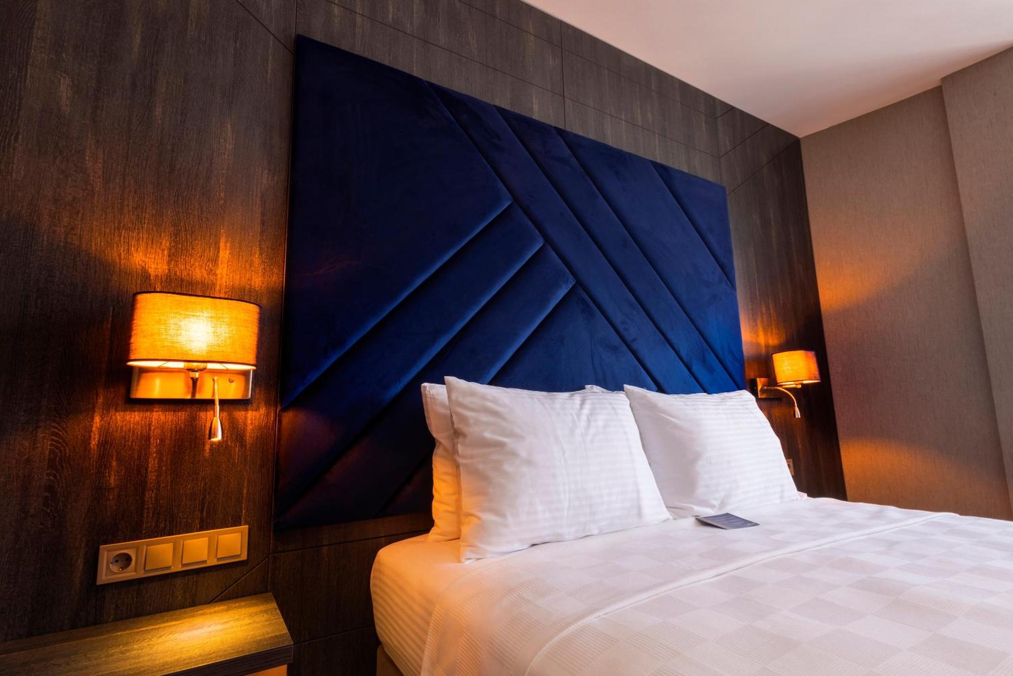 Westdoor Hotel أديرني المظهر الخارجي الصورة