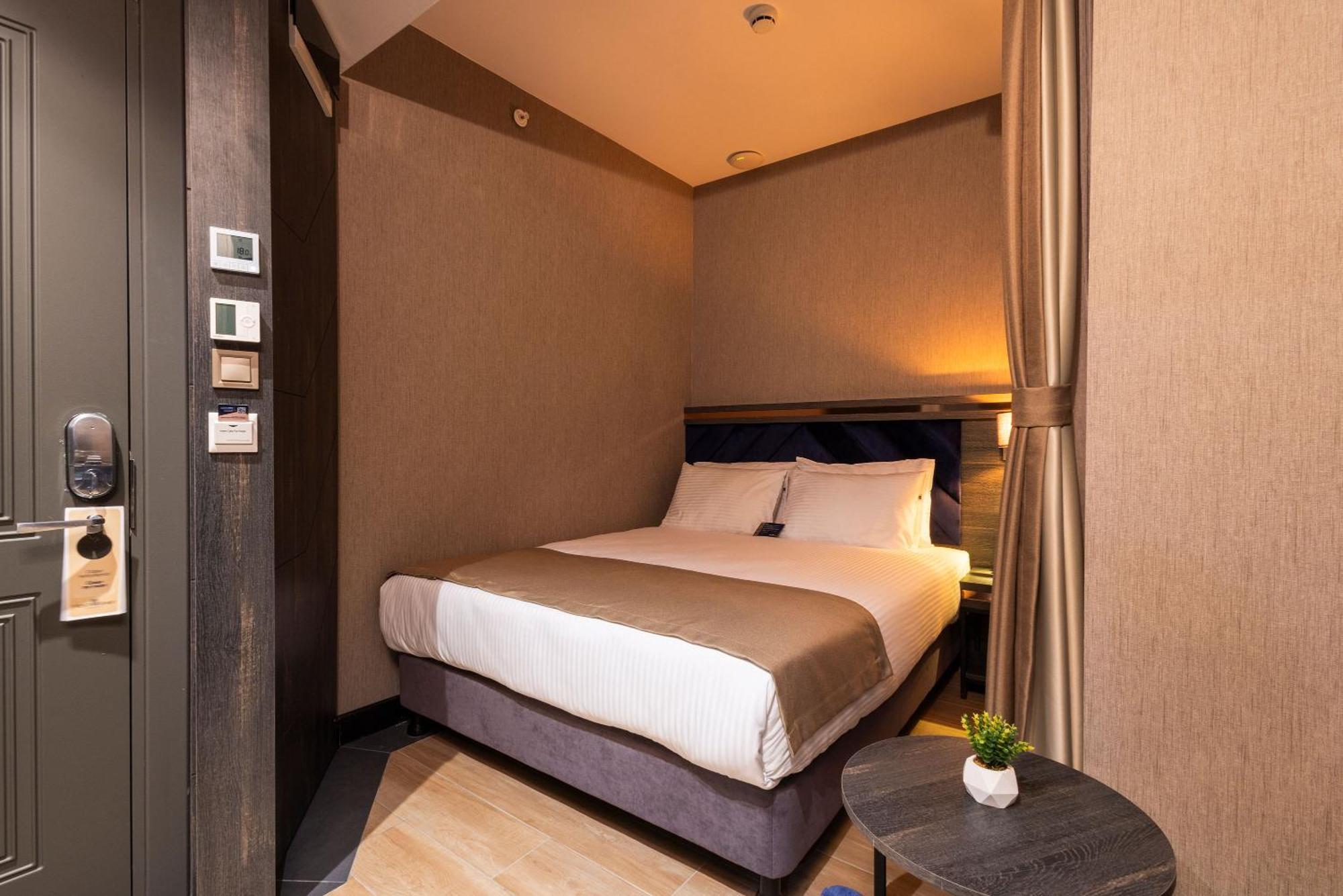 Westdoor Hotel أديرني المظهر الخارجي الصورة
