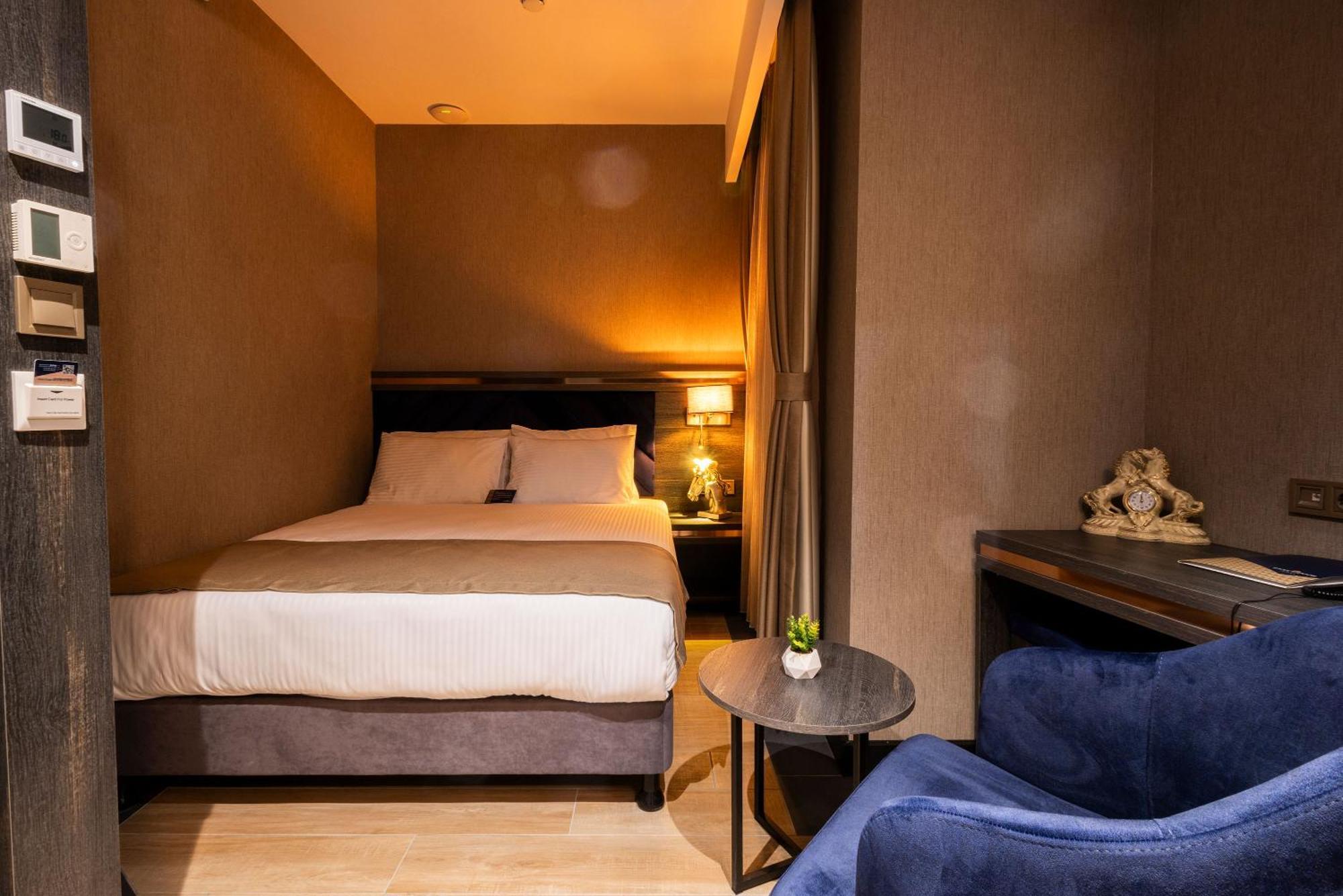 Westdoor Hotel أديرني المظهر الخارجي الصورة