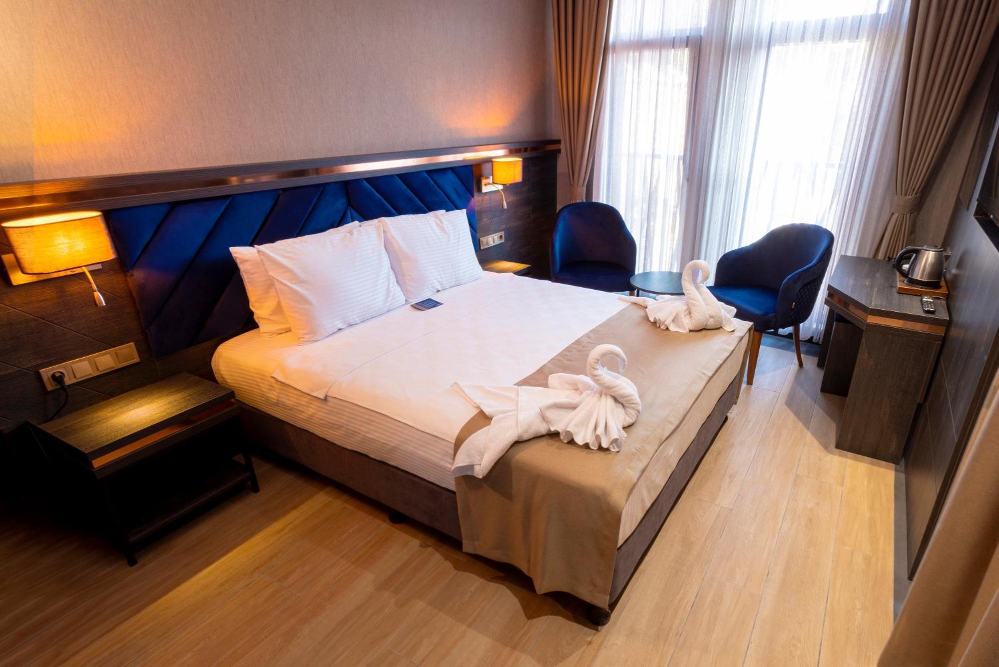 Westdoor Hotel أديرني المظهر الخارجي الصورة
