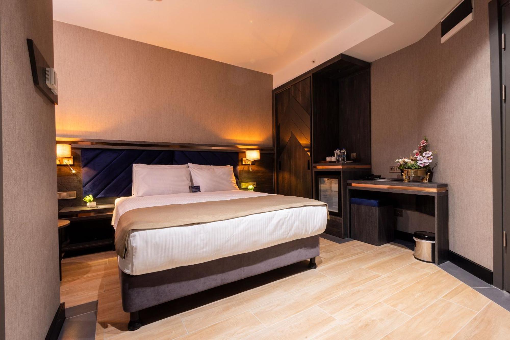 Westdoor Hotel أديرني المظهر الخارجي الصورة