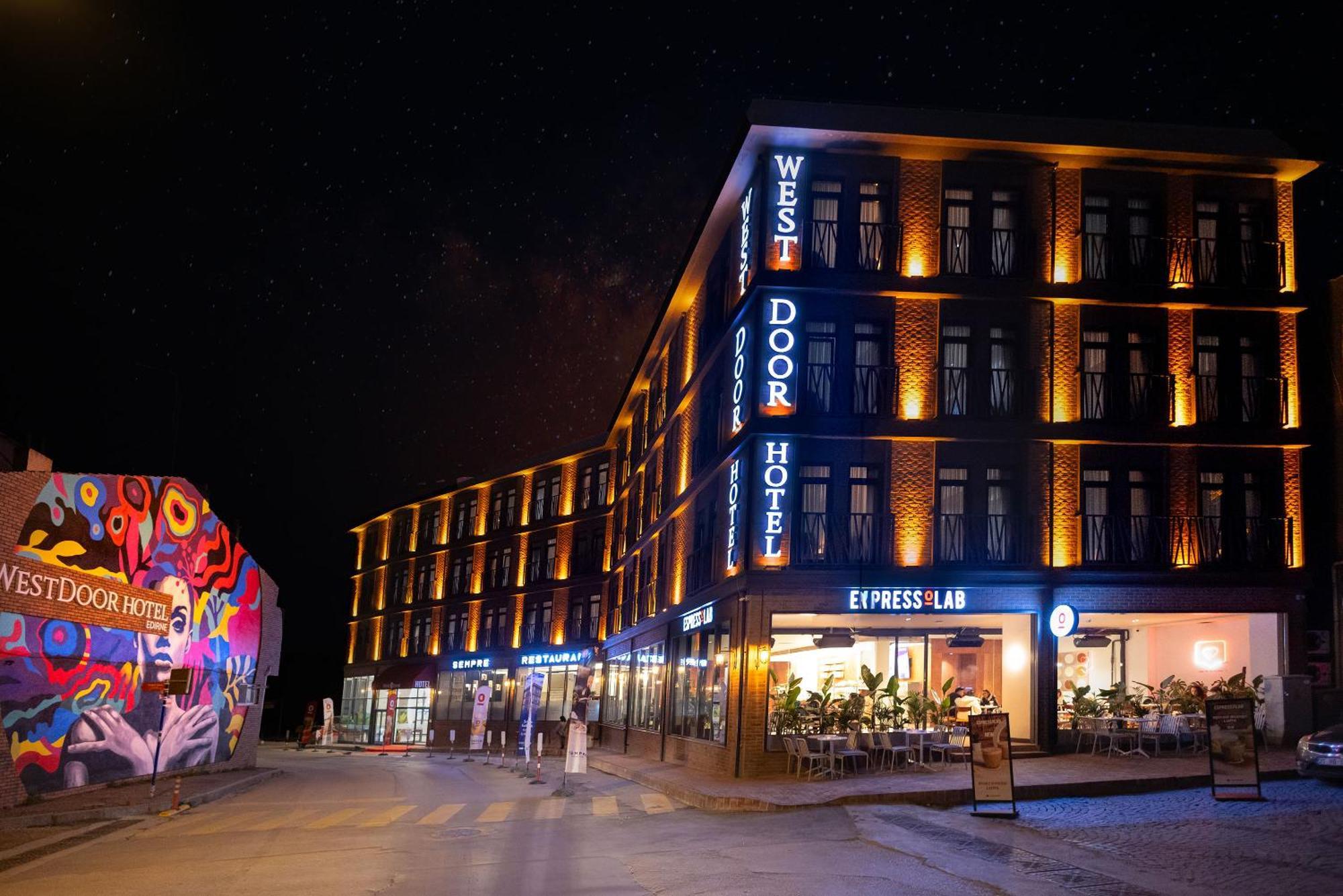 Westdoor Hotel أديرني المظهر الخارجي الصورة