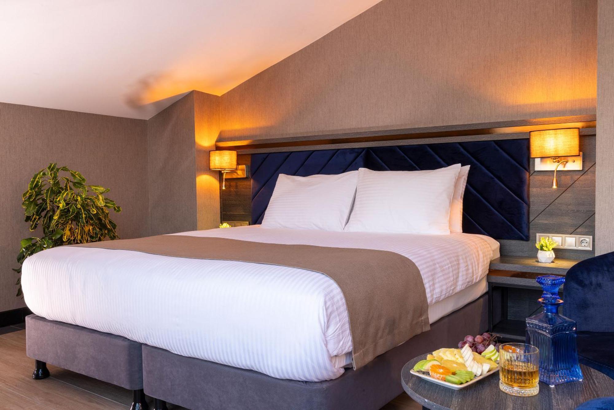 Westdoor Hotel أديرني المظهر الخارجي الصورة