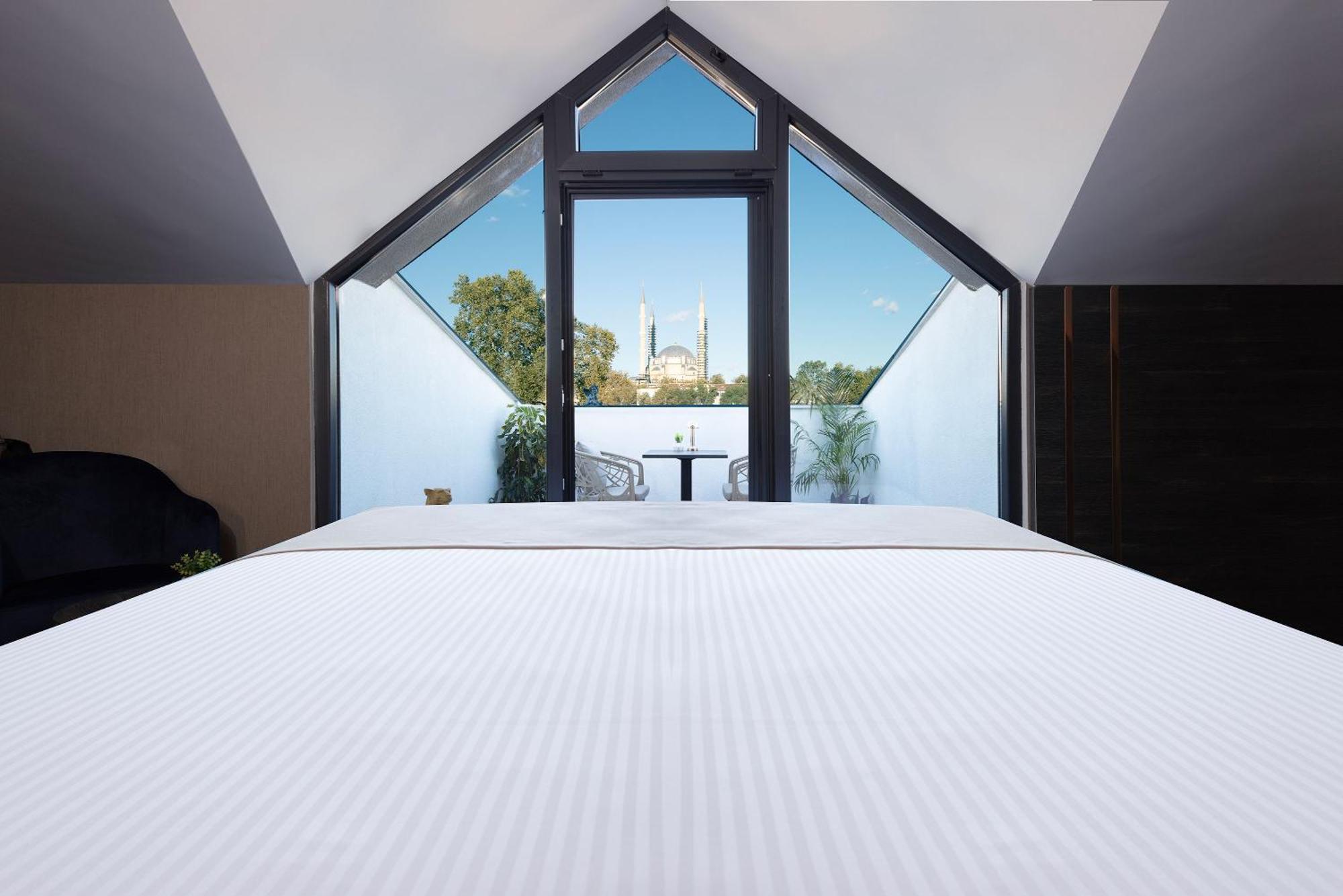 Westdoor Hotel أديرني المظهر الخارجي الصورة