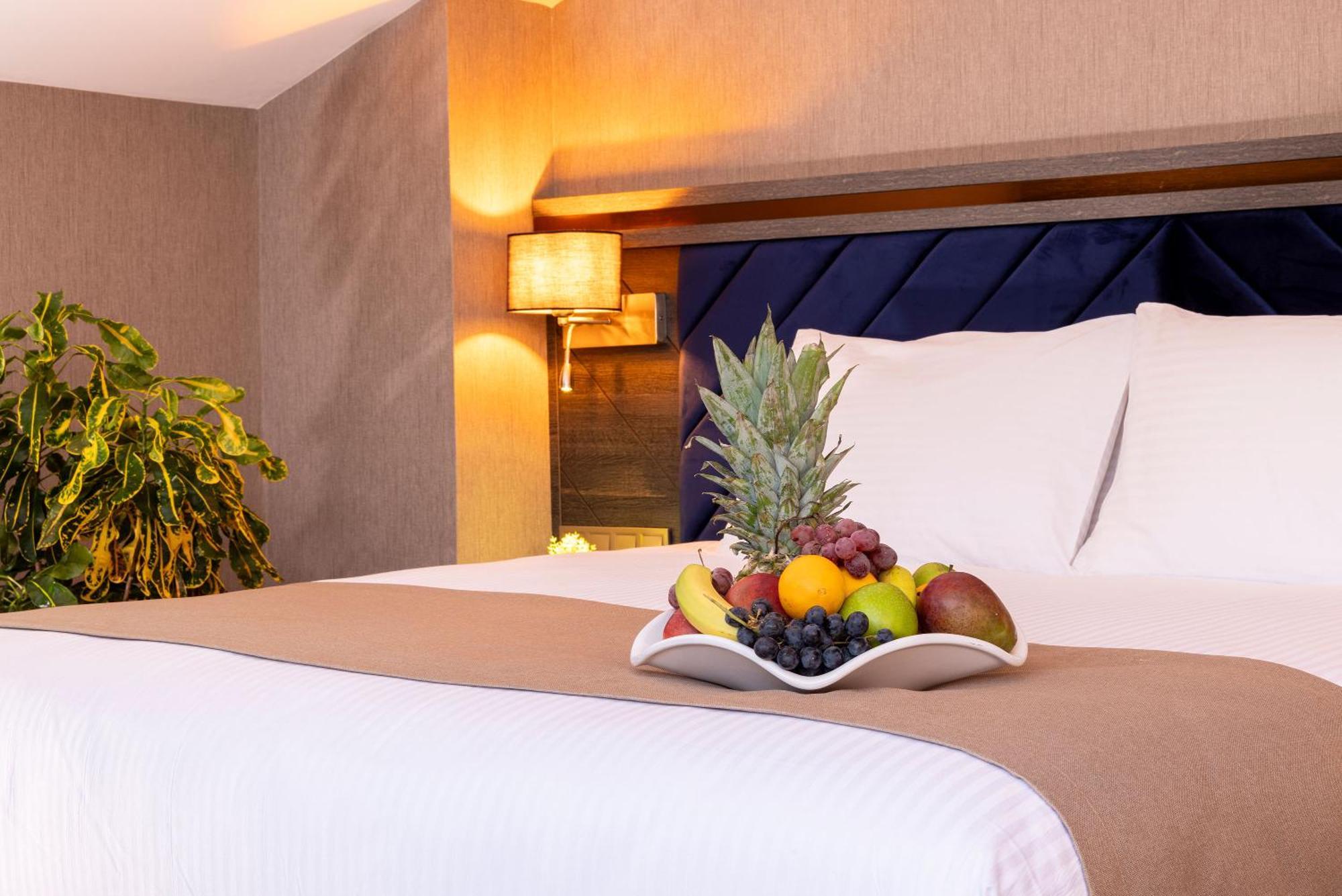 Westdoor Hotel أديرني المظهر الخارجي الصورة