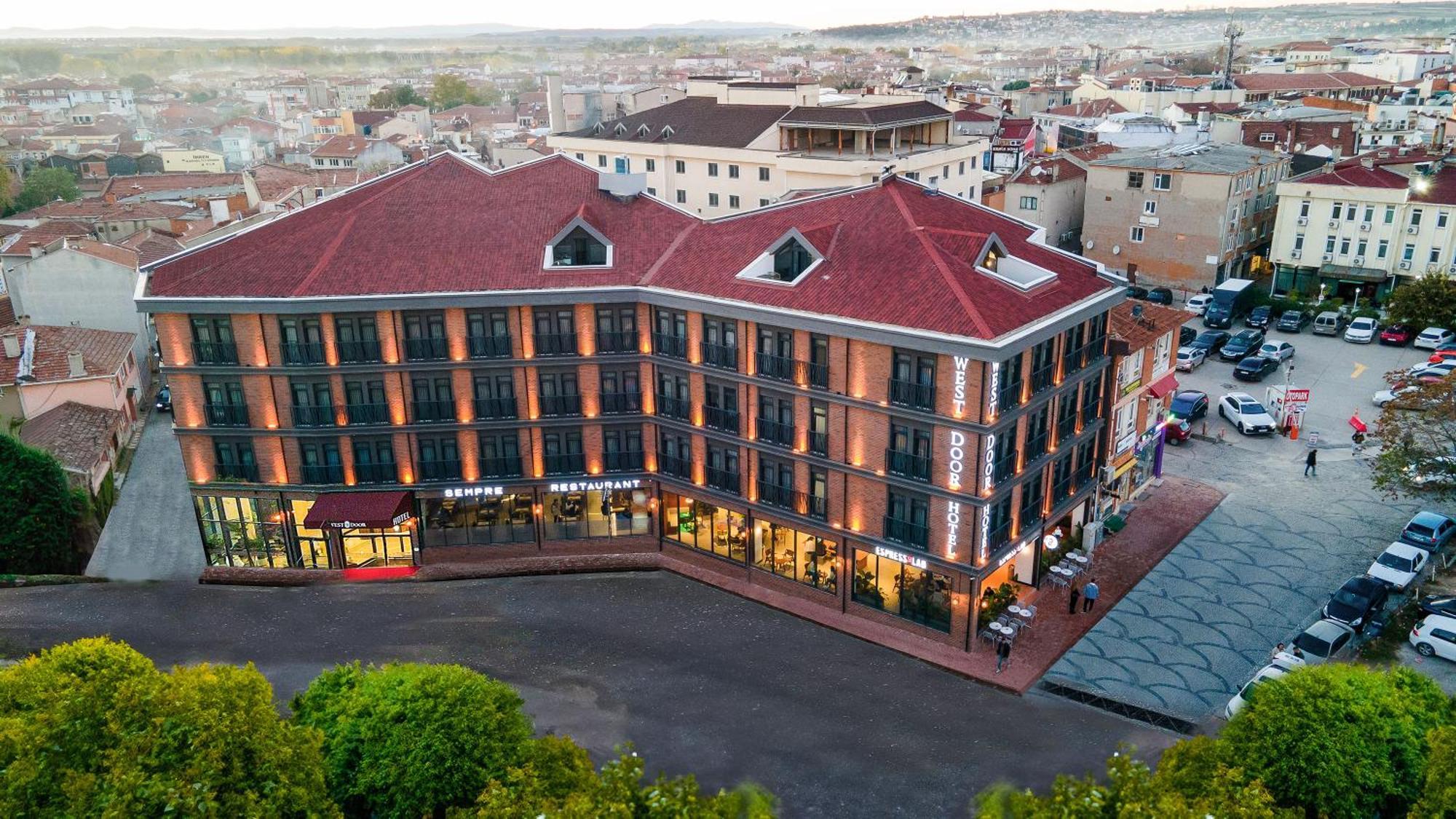 Westdoor Hotel أديرني المظهر الخارجي الصورة